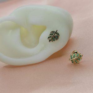 Topito – Piercing Hojita con incrustados verde