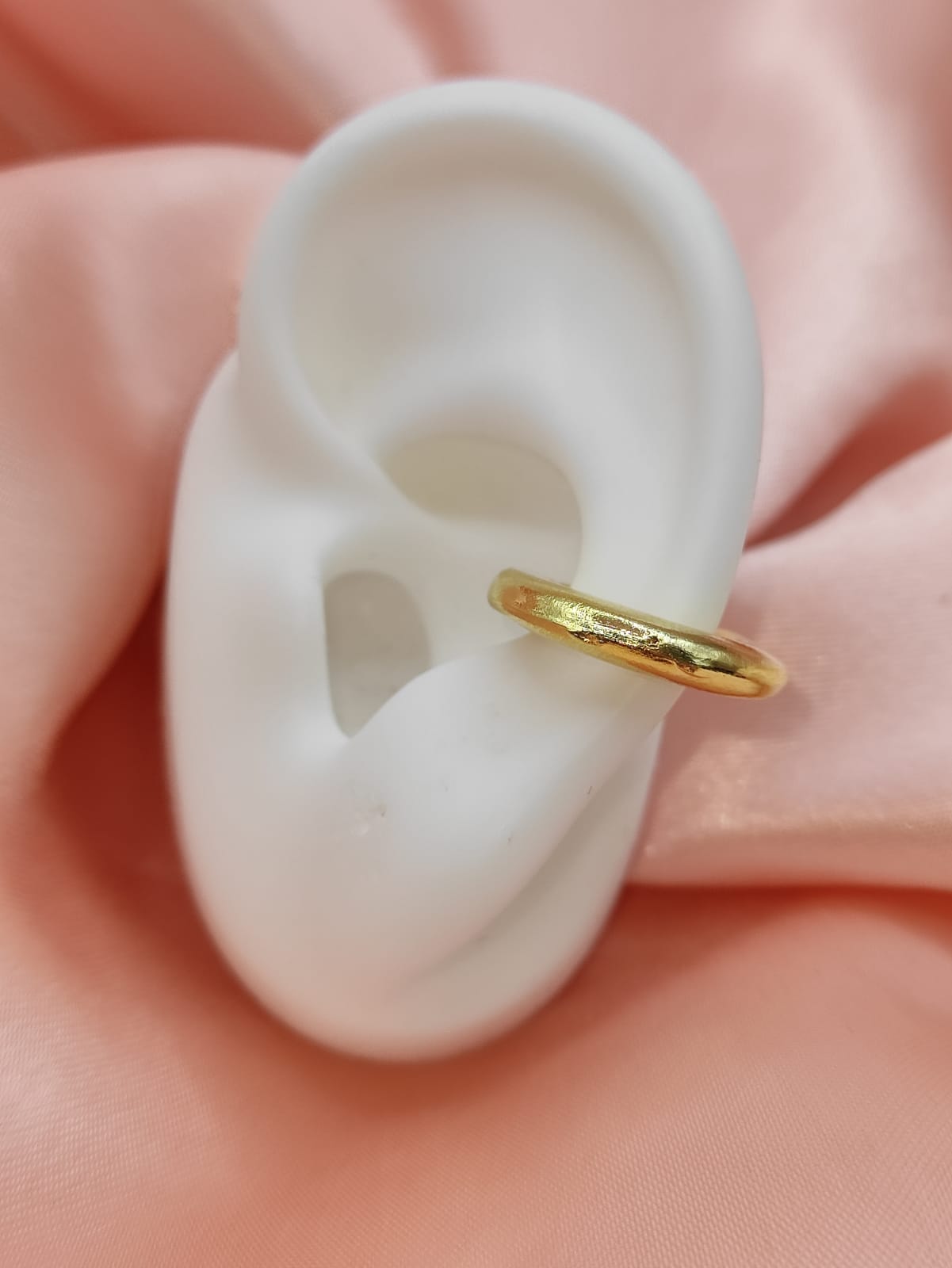 Ear cuff dorado liso