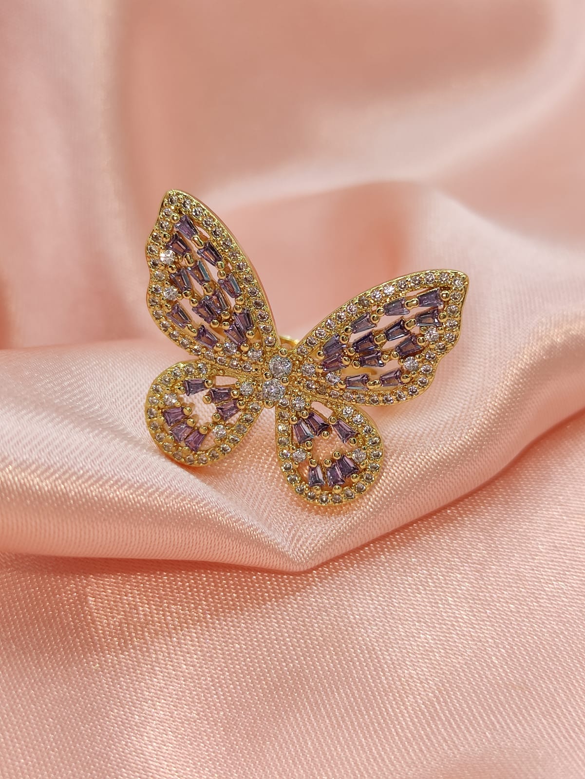 Anillo ajustable mariposa y brillo lila