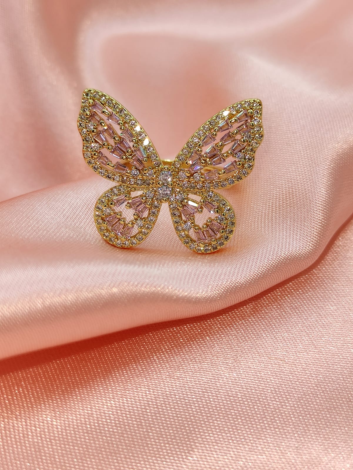 Anillo ajustable mariposa y brillo rosa