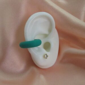 ear cuff  ajustable color verde
