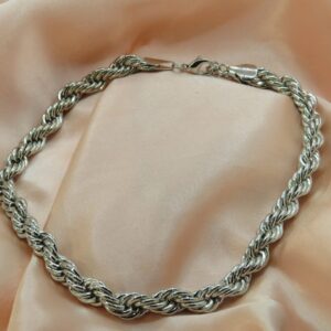 Collar cadena entorchada gruesa color plata