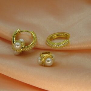 mini argollas doradas con perlas y brillos