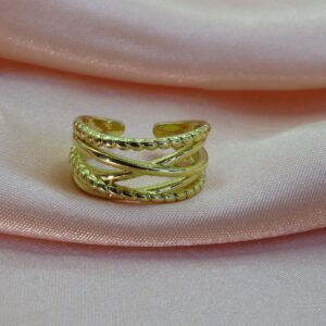 anillo ajustable dorado clasico líneas y texturas 3