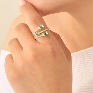 anillo ajustable dorado doble línea cristales  3 verdes