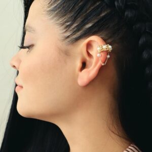Ear cuff de perlitas ajustable y cadenas