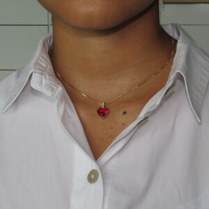 Collar de corazon fucsia
