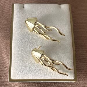 Aretes de medusa dorado
