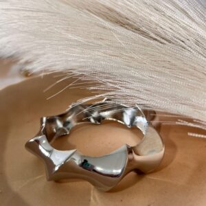 Brazalete plateado con textura 2