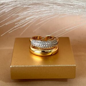 Anillo ajustable dorado doble con  zircones con brillo