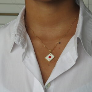 collar de carta de cocada roja