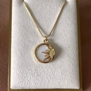 collar de sol con nácar