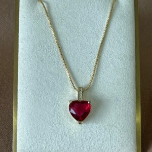 Collar de corazon fucsia