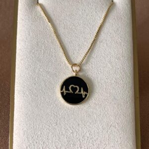 Collar de negro de linea de vida