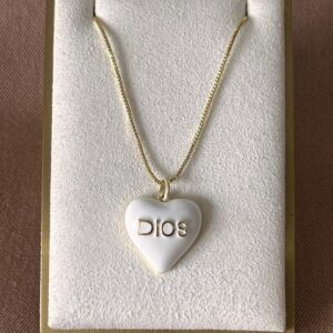 Collar de Dios en blanco