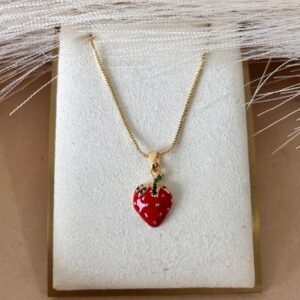 Collar ajustable de fresa roja