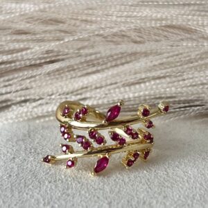 Anillo ajustable  de hojas fucsia