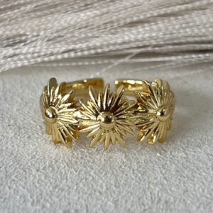 Anillo ajustable de margarita dorado