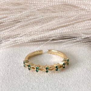 Anillo ajustable de zircones con brillo y esmeralda