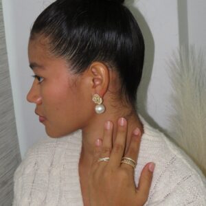 Aretes flor de cristales y perla