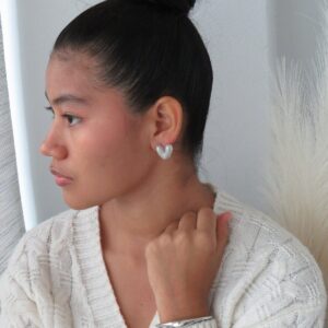 Aretes corazón mate plata