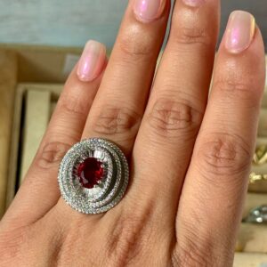 Anillo ajustable maxi plateado con piedra roja