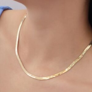 Collar cadena plana dorada