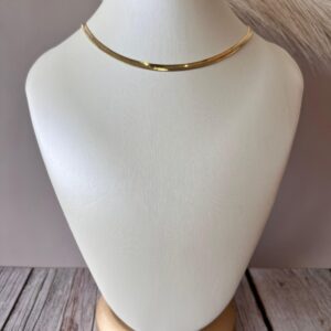 Collar cadena plana dorada