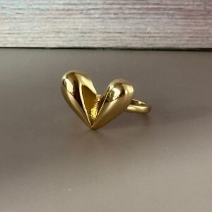 Anillo ajustable de corazon dorado liso