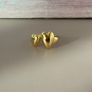 Anillo ajustable doble corazón liso dorado