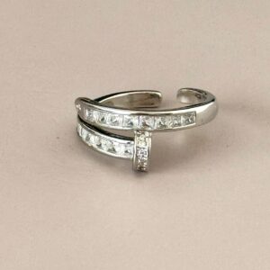 Anillo ajustable de clavo plata