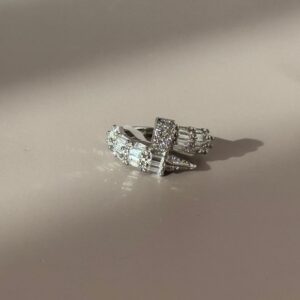 Anillo ajustable maxi con cristales de clavo plateado