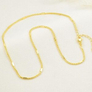 collar cadena delagada con detalles