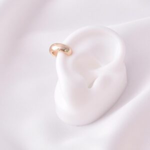 Ear cuff dorado con liso