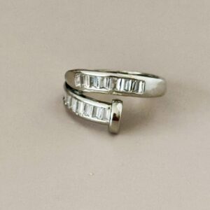 Anillo ajustable de clavo plata