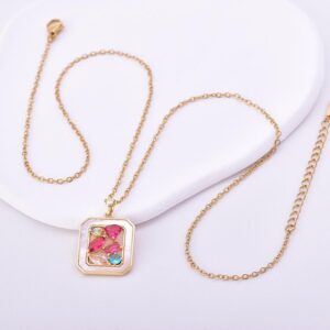 collar largo con dije de cristales de colores