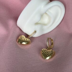 Argolla mini con dije de corazón con brillo