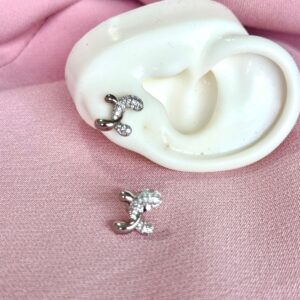 Aretes Topos cruzado plateado con brillo