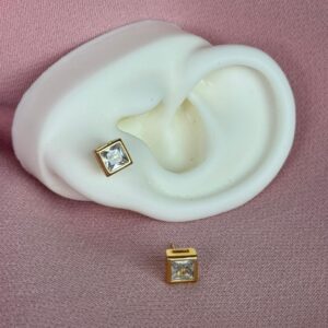 Aretes Topos cuadrado con piedra, dorado