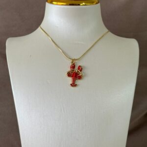 Collar ajustable con dije de langosta roja