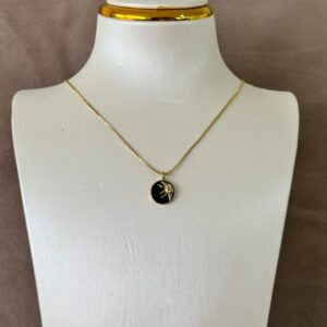 Collar ajustable con dije redondo sol dorado