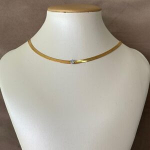 Collar, Gargantilla de cadena plana con piedra