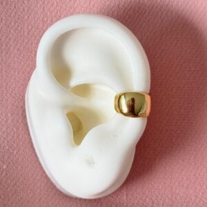 Ear cuff liso dorado